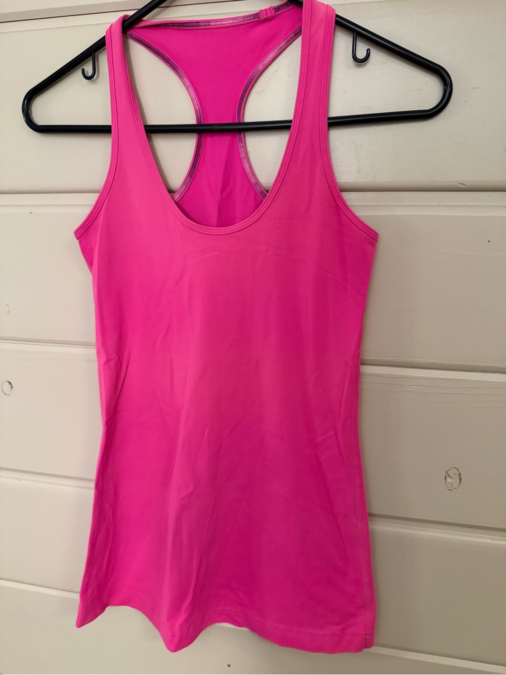 Lululemon Women’s Racerback Tank in Vibrant Pink EST SIZE 4-6. 13” PTP
